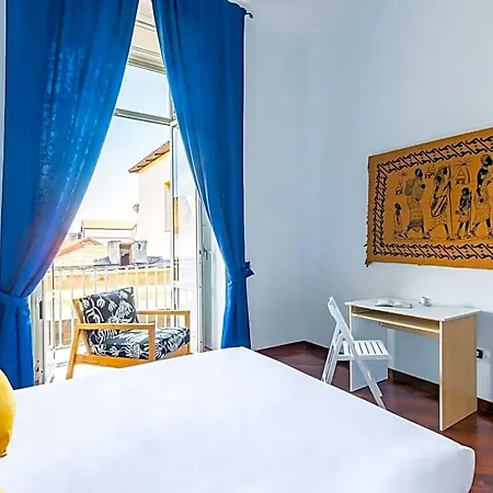 Antica 4* نابولي