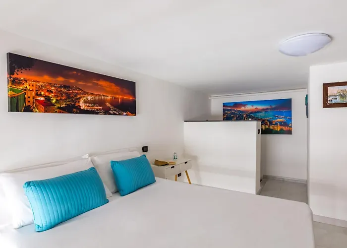 Antica Неаполь