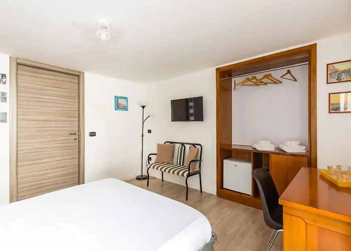 Antica Неаполь